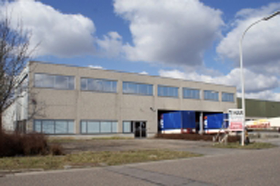 Lacom loue un immeuble semi-industriel à Haasrode de 2830 m²