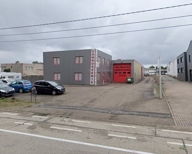 Guru Plastics a achète un bâtiment industriel à Lubbeek