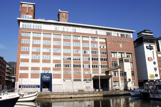 Vlaamse Overheid huurt 4066 m² kantoren in Hungaria gebouw te Leuven