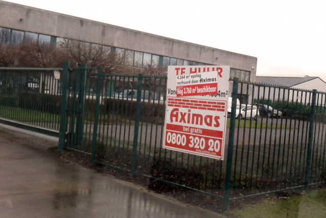 Fedasil a loué un bâtiment industriel avec un entrepôt au Wingepark à Louvain