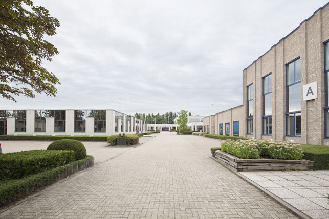 Zaventem office space with polyvalent storage to let