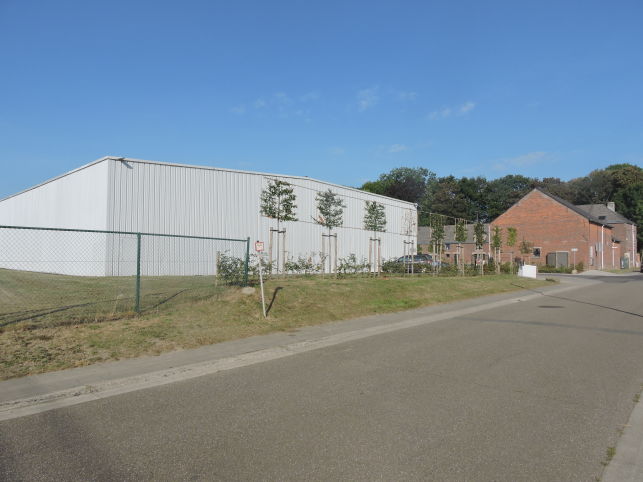 Warehouse with office & showroom to rent near Leuven