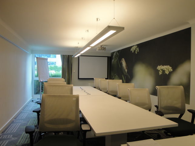 Holiday Inn Brussels Airport office space rental
