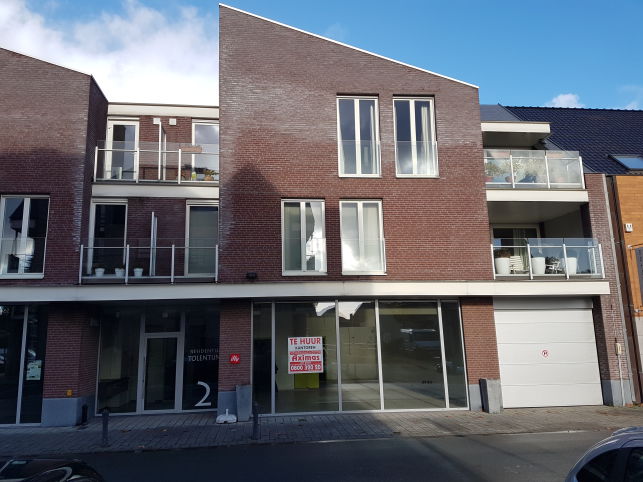 Offices & showroom to let in De Pinte near Ghent