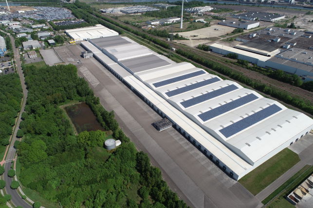 Distribution warehouse to let in Genk - Limburg