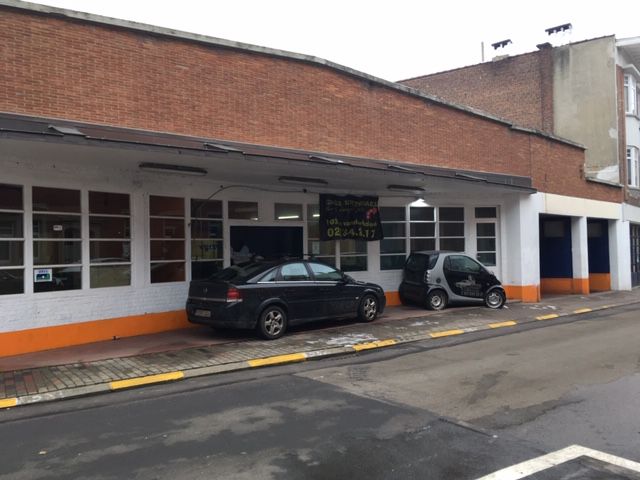 Commercial space to let in Uccle Brussels