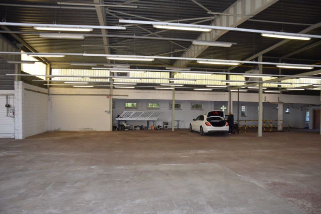 Warehouse with offices & outside storage for rent in Tienen