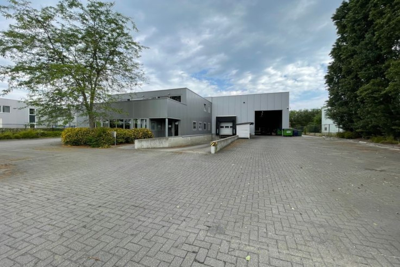 Semi-industrial property for rent in Tienen
