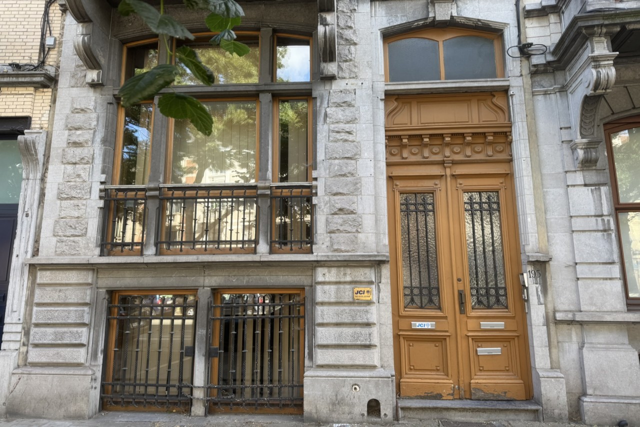Kantoren te koop in herenhuis te Laken